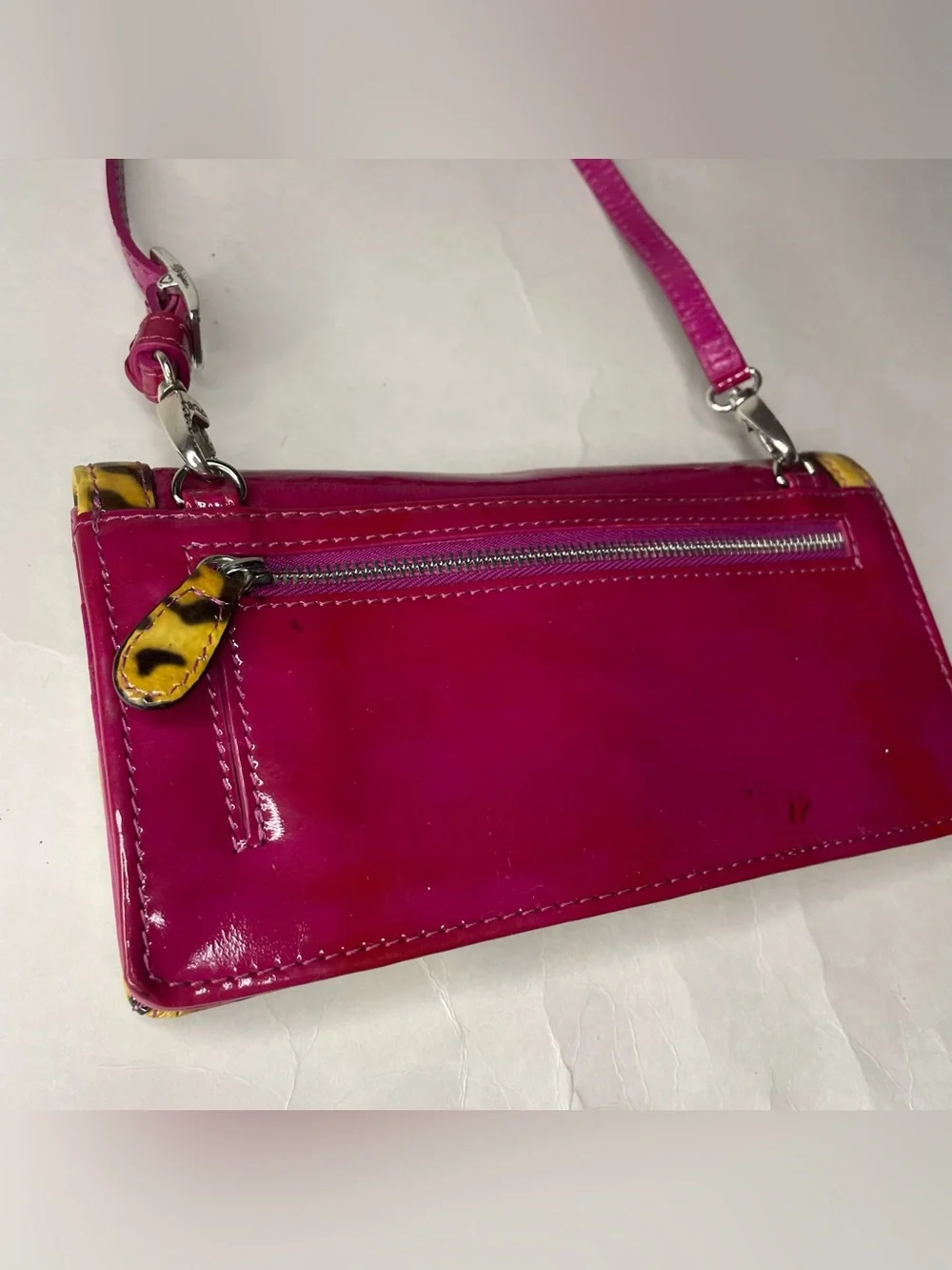 Brighton listing magenta
